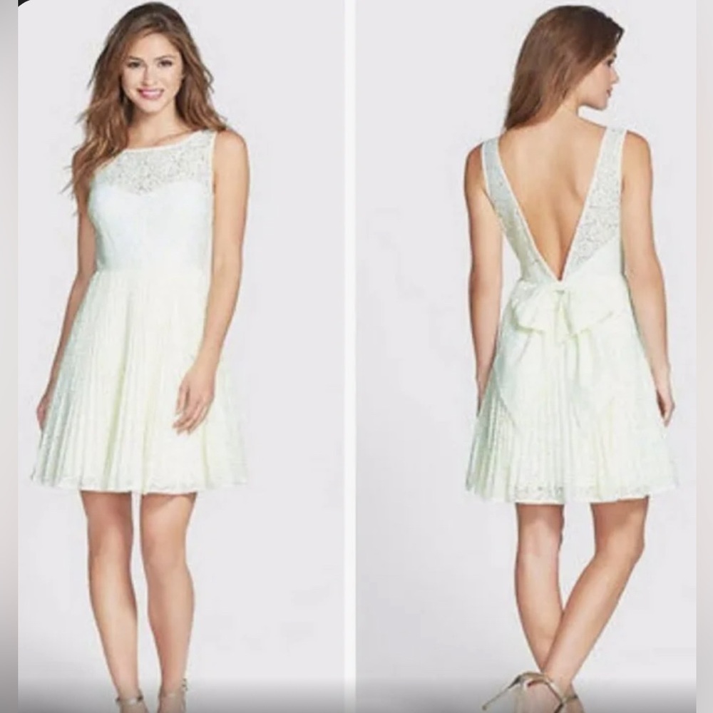Betsy Johnson size 2 green, backless, lace dress